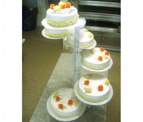 6stöckige Hochzeitstorte Bäckerei Burgauner