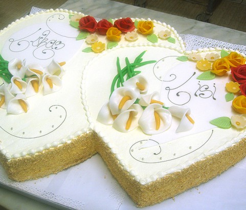 Herzen-Hochzeitstorte Bäckerei Burgauner
