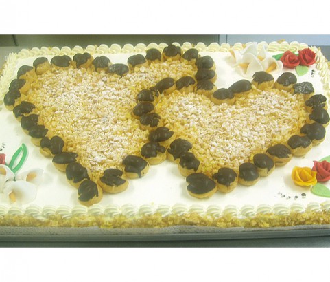 Flocken-Hochzeitstorte Bäckerei Burgauner