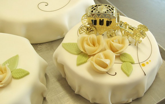 Hochzeitstorte mit Kutsche der Bäckerei Burgauner