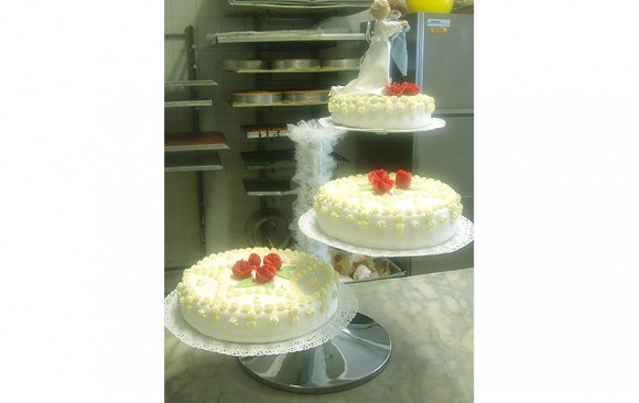 3stöckige Hochzeitstorte Bäckerei Burgauner