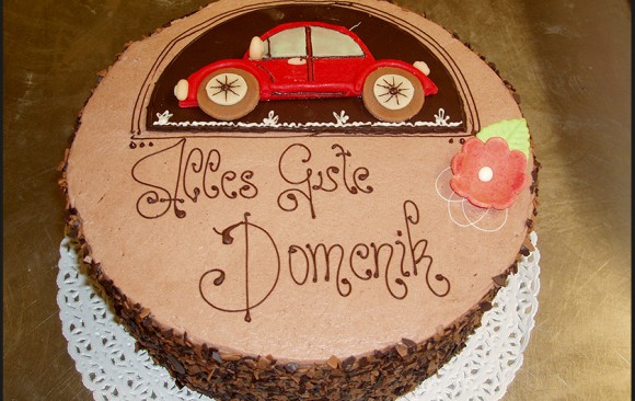 Schokotorte mit Auto Bäckerei Burgauner