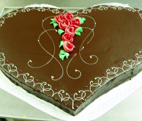 Sachertorte in Herzform Bäckerei Burgauner