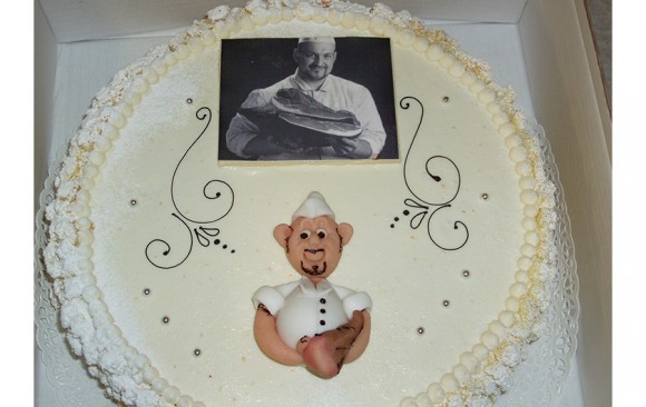 Geburtstagsstorte mit Marzipanverzierung Bäckerei Burgauner